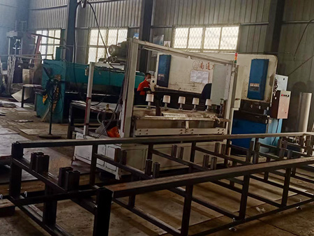 滾壓成型線生產車間